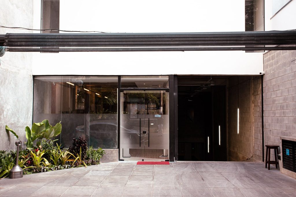 Entrada da clínica na Alameda Jaú, 687